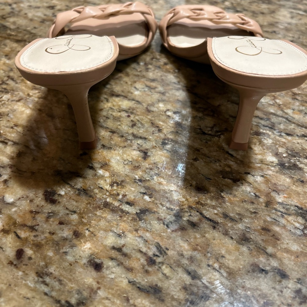 Jessica Simpson Women's Nude slip on kitten heel size 10 - Picture 2 of 7